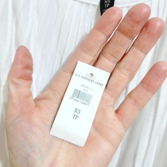 BANANA REPUBLIC WHITE TANK TOP, BRAND NEW W TAGS, SZ XS, SUPER CUTE! - Picture 6 of 6